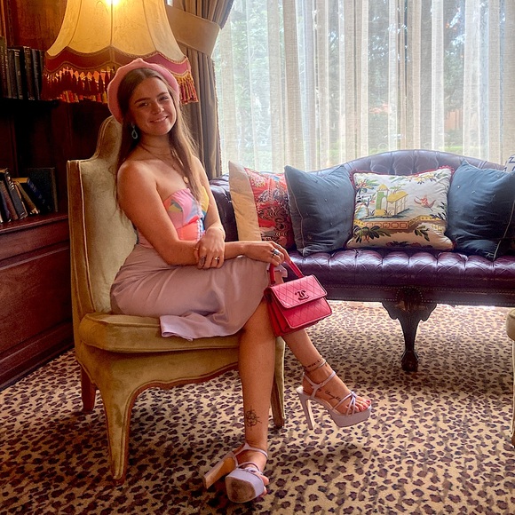 Meet your Posher, Delaney - Picture 1 of 1